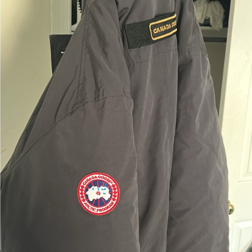 Canada Goose Dark Gray Parka (BRAND NEW) with the tags still on it